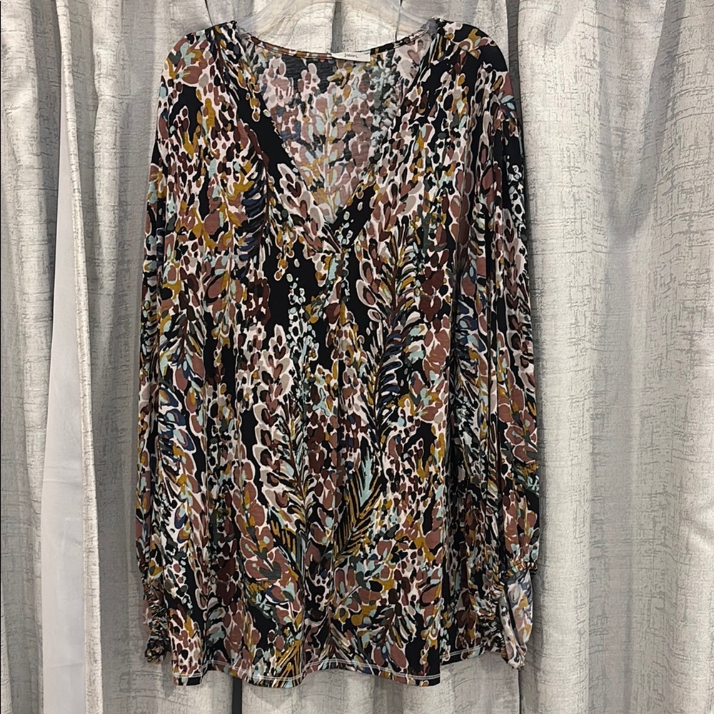 Floral V-Neck Blouse